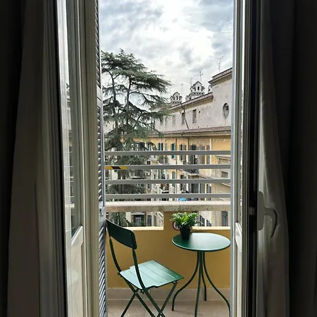 Domus House 4*